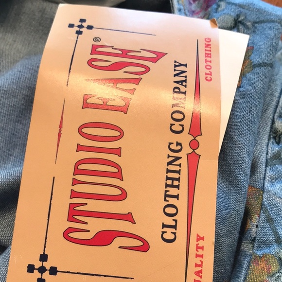 Beautiful Studio Ease Vintage floral button down denim dress - Picture 7 of 14